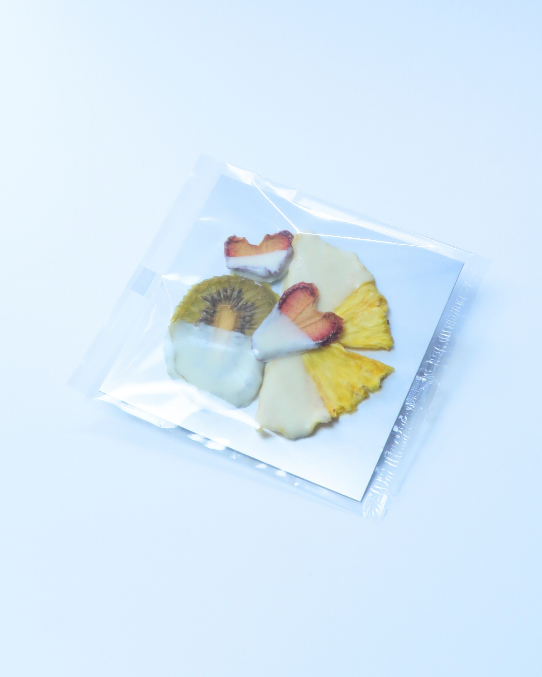 フルーツホワイト(パイナップル、キウイフルーツ、苺)